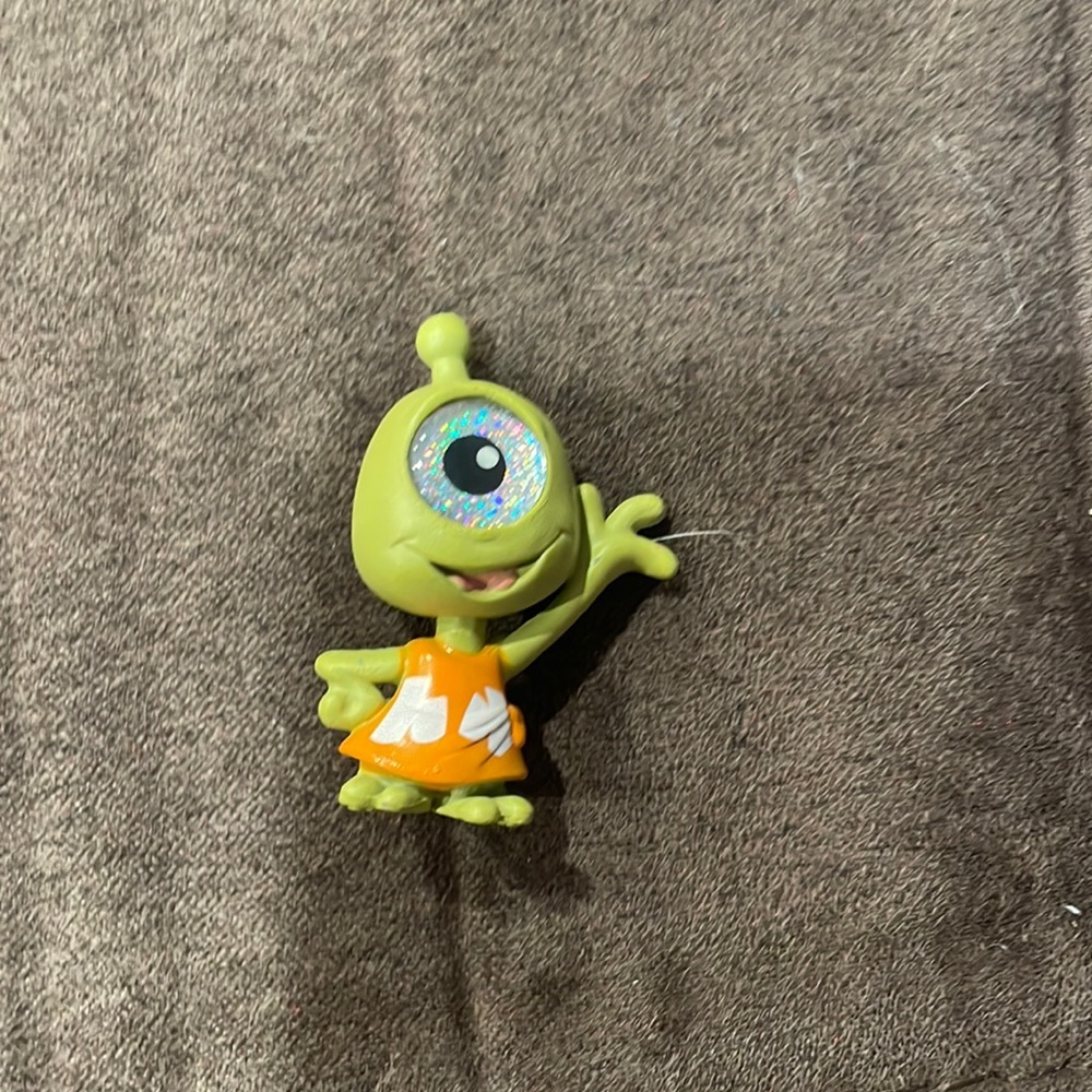 Disney Doorables let’s go 2 pleakly
